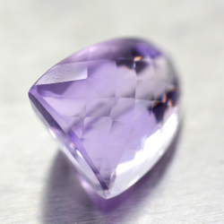 20.02ct Amethyst Fantasie Schnitt mit Schachbrett