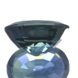 1,06 ct blauer Saphir im Ovalschliff 6,5 x 4,8 mm