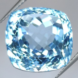 20.93ct Topazio Blu in Facetatto Cuscino