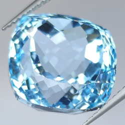 20.93ct Topazio Blu in Facetatto Cuscino