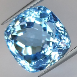 20.93ct Topazio Blu in Facetatto Cuscino