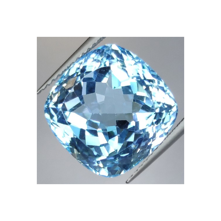 20.93ct Topazio Blu in Facetatto Cuscino