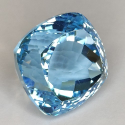 20.93ct Topazio Blu in Facetatto Cuscino