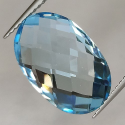 8.83ct Topazio Blu in Facetatto Ovale Doppia Scacchiera