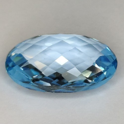 8.83ct Topazio Blu in Facetatto Ovale Doppia Scacchiera