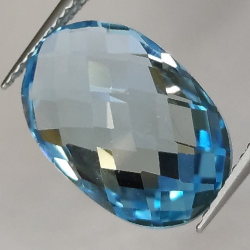 8.83ct Topazio Blu in Facetatto Ovale Doppia Scacchiera