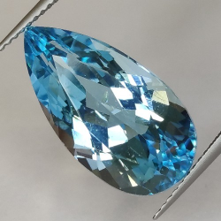 15.71ct Topaze Bleu Taille Poire