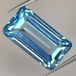 16.80ct Topacio Azul Talla Esmeralda