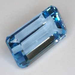 16.80ct Topacio Azul Talla Esmeralda