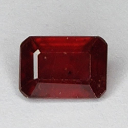 2,40ct Rubin smaragdschliff 8x5mm