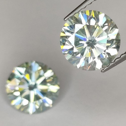 2.67ct Moissanite Round Cut 7mm approx