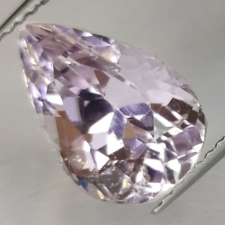 4.66ct Kunzit Birne Schnitt