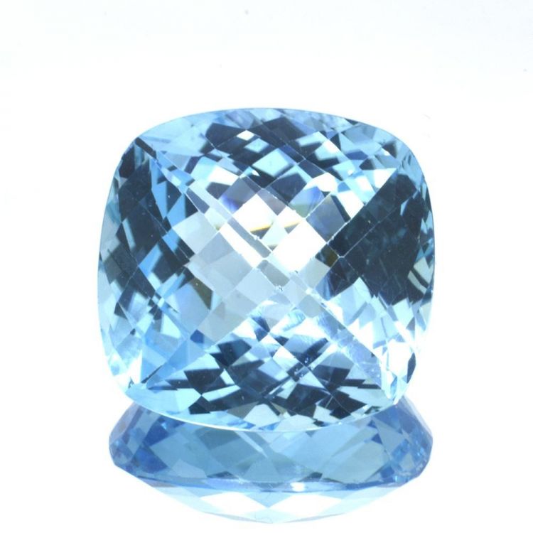 30,48ct Swiss BlueTopaz Cuishon Cut