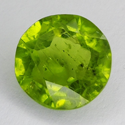 Gema de PERIDOTO VERDE en TALLA REDONDA de 3.8ct. 10x10mm.