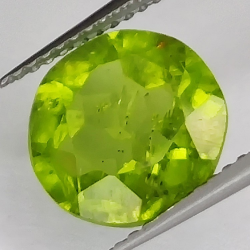 Gema de PERIDOTO VERDE en TALLA REDONDA de 3.8ct. 10x10mm.