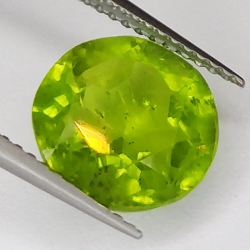 Gema de PERIDOTO VERDE en TALLA REDONDA de 3.8ct. 10x10mm.