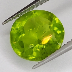 Gema de PERIDOTO VERDE en TALLA REDONDA de 3.8ct. 10x10mm.