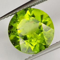 Gema de PERIDOTO VERDE en TALLA REDONDA de 3.72ct. 10x10mm.