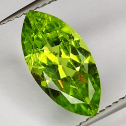 Gema de PERIDOTO VERDE en TALLA MARQUISA de 2.73ct. 12x6mm.