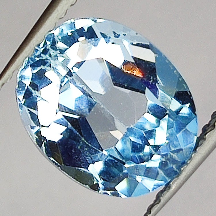 Gemas de TOPACIO AZUL en TALLA OVAL de 3.96ct. 8.1 X 10.0 mm.