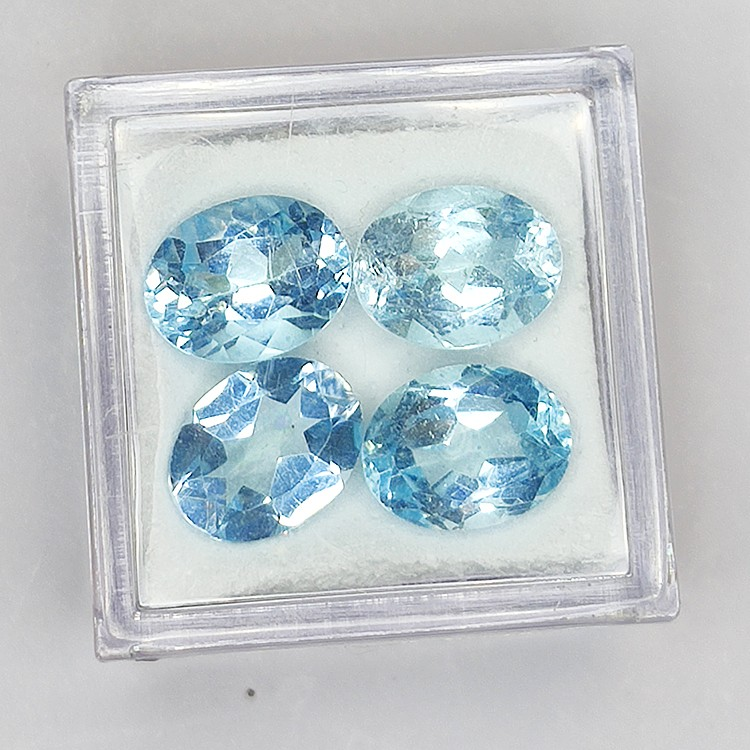 Gemas de TOPACIO AZUL en TALLA OVAL de 7.91ct. 7.2 X 8.9 mm.