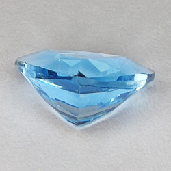 Gemas de TOPACIO AZUL en TALLA TRILLION de 3.54ct. 10.3 X 10.4 mm.