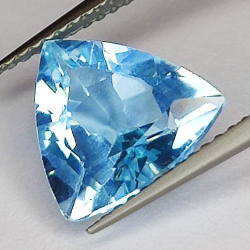 Gemas de TOPACIO AZUL en TALLA TRILLION de 3.54ct. 10.3 X 10.4 mm.