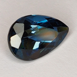 Gemas de TOPACIO AZUL en TALLA FANTASIA de 3.22ct. 7X10mm.