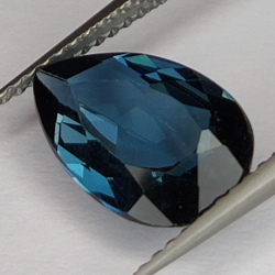 Gemas de TOPACIO AZUL en TALLA FANTASIA de 2.03ct. 9X7mm.