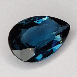 Gemas de TOPACIO AZUL en TALLA FANTASIA de 2.03ct. 9X7mm.