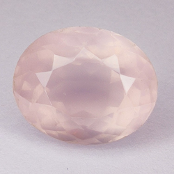 Gema de CUARZO ROSA en TALLA OVAL de 14.15ct. 16x13mm.