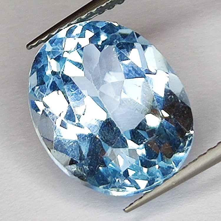 Gemas de TOPACIO AZUL en TALLA OVAL de 9,67ct. 12X14mm.