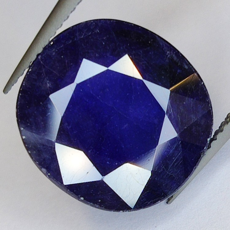 15.85ct Saphir Rempli de Verre Taille ovale 16.36x14.44mm