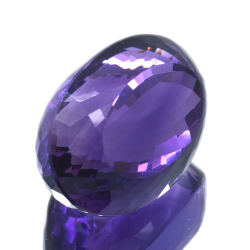 43,28 ct Amethyst im Ovalschliff 24,19 x 17,39 mm