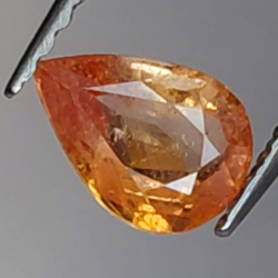 0.62ct Padparadscha-Saphir Birne Schnitt 6.46x4.54mm