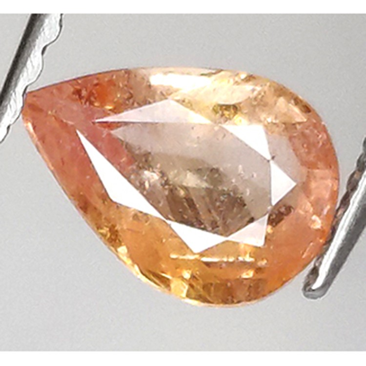 0.62ct Padparadscha-Saphir Birne Schnitt 6.46x4.54mm