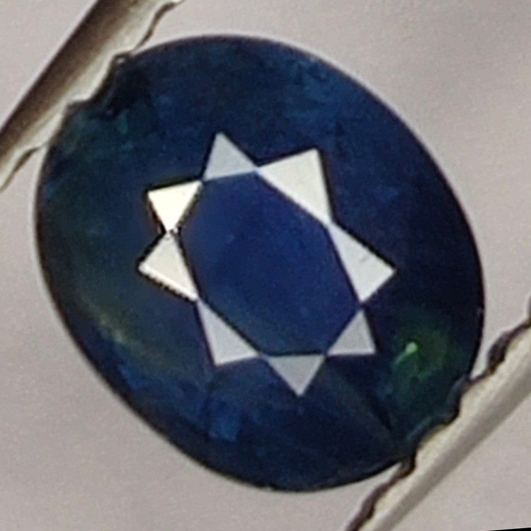 0.88ct Zafiro Azul Talla Oval 5,9x5mm