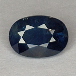 0,98 ct blauer Saphir im Ovalschliff 6,4 x 4,5 mm