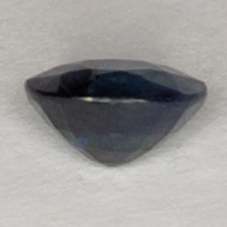 0,82 ct blauer Saphir im Ovalschliff 5,8 x 4,9 mm