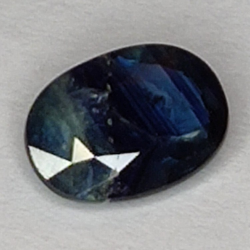 0,89 ct blauer Saphir im Ovalschliff 7,0 x 4,9 mm