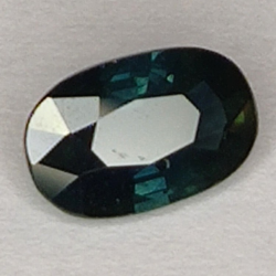 0,91 ct blauer Saphir, Ovalschliff 7,0 x 4,5 mm