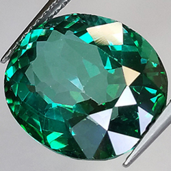 10.26ct Topaze verte Taille Ovale