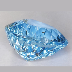 13.85ct Schweizer Blau Topas Herz Millenium Schnitt