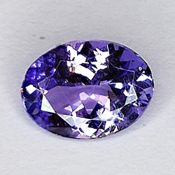 0,88ct Tansanit oval geschnitten 6x5mm