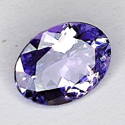 0,88ct Tansanit oval geschnitten 6x5mm