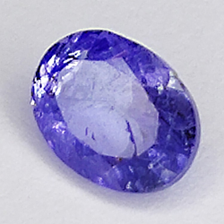 0,90 ct. Tansanit im Ovalschliff, 7,14 x 5,40 mm