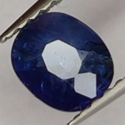 0.75ct. Zafiro talla oval 5.82x4.88mm