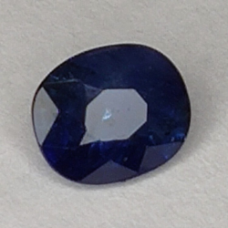 0.75ct. Saphir de taille ovale 5.82x4.88mm