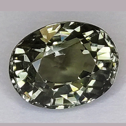 Tormalina verde da 1,91 ct taglio ovale 8,33 x 6,44 mm