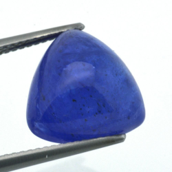 10,30 ct Tansanit-Cabochon im Dreiecksschliff 13,10 x 12,82 mm